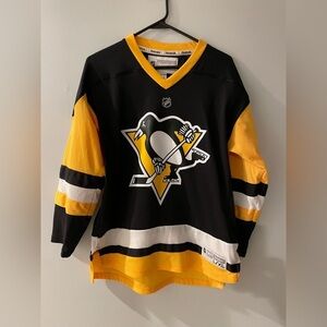 REEBOK NHL Pittsburgh Penguins Youth size large/XL Jersey
Worn once